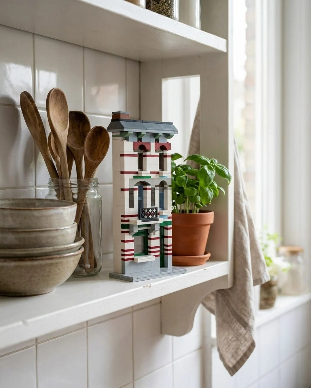 Striped townhouse: the Mini kit at home