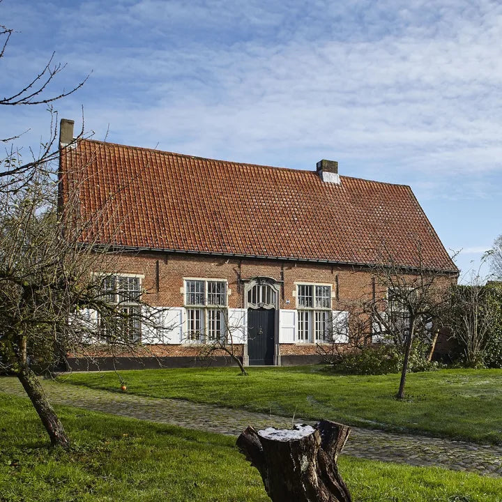 Long farmhouse: photo of the real house