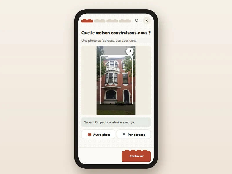 Téléphone avec le studio OurBricks : la photo d’une maison de ville est chargée pour la dessiner en petites briques